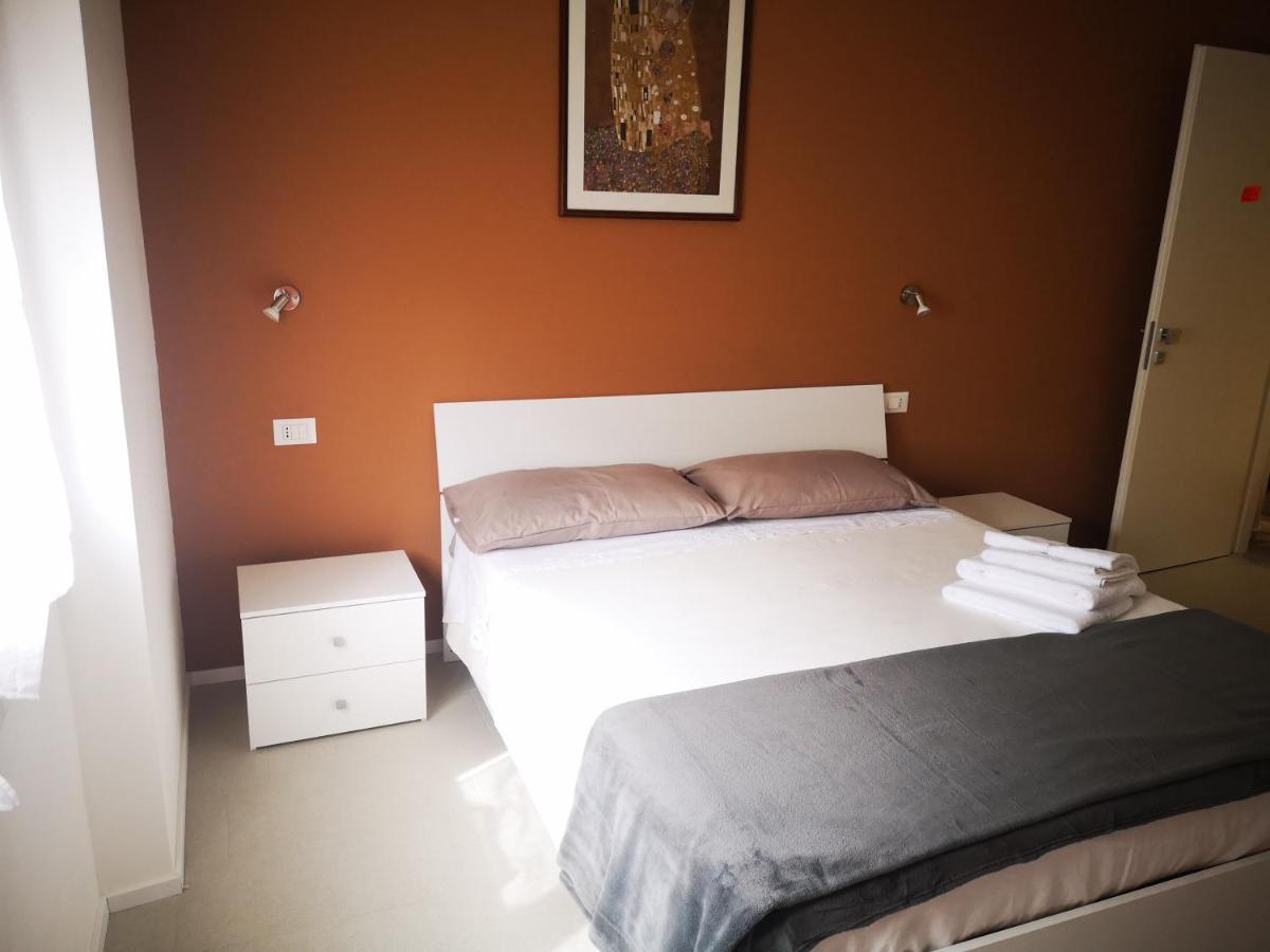 Il Giardino Di Anna - Charming Rooms In 칼리아리 외부 사진