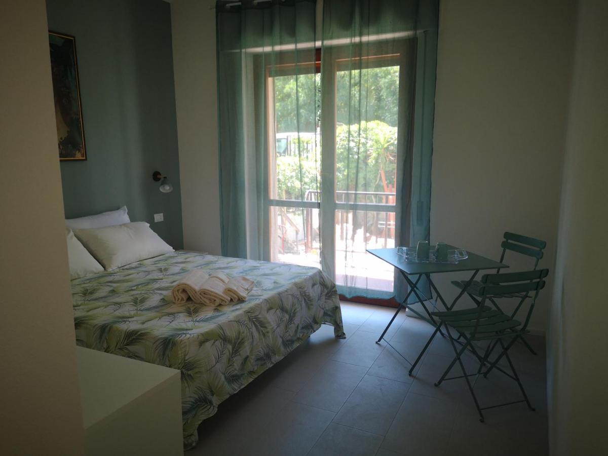 Il Giardino Di Anna - Charming Rooms In 칼리아리 외부 사진