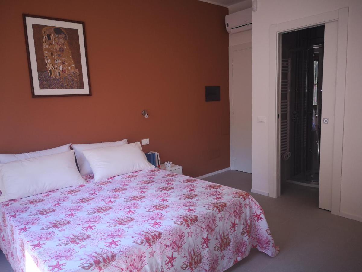 Il Giardino Di Anna - Charming Rooms In 칼리아리 외부 사진